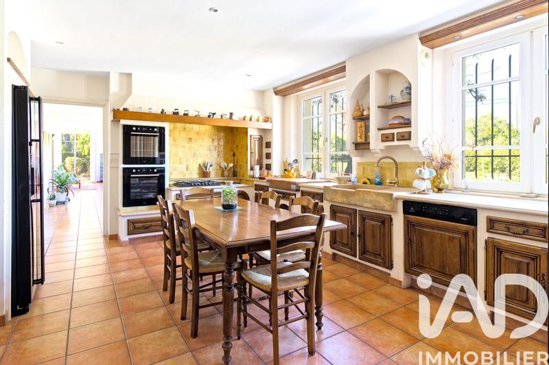 Maison - 433 m² - 16 pièces