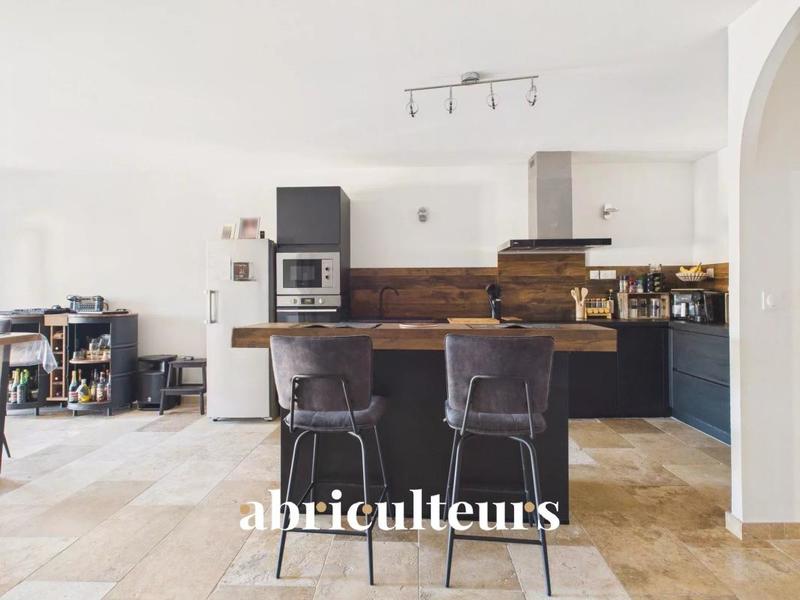 Appartement - 95 m² - 3 pièces