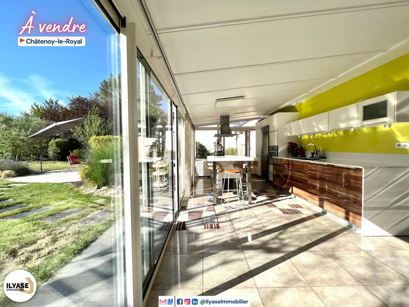 Maison - 182 m² - 7 pièces