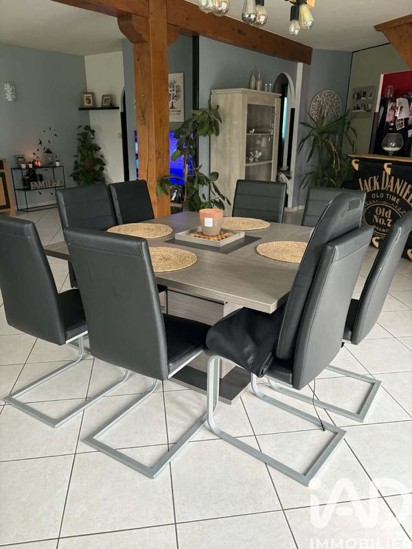 Maison - 215 m² - 8 pièces