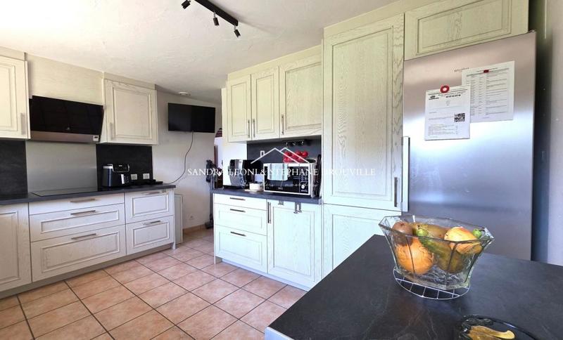 Maison - 189 m² - 8 pièces