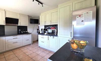 Maison - 189 m² - 8 pièces