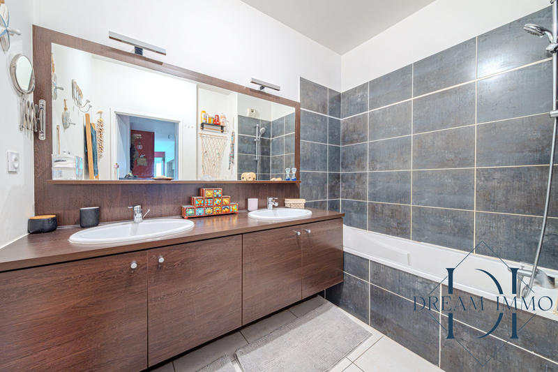 Appartement - 83 m² - 4 pièces