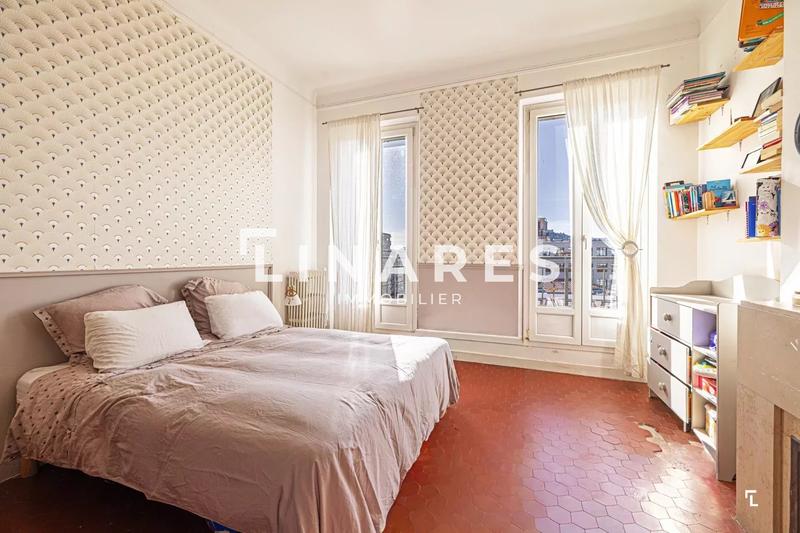 Appartement - 92 m² - 4 pièces