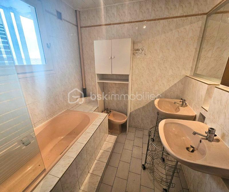 Appartement - 96 m² - 5 pièces