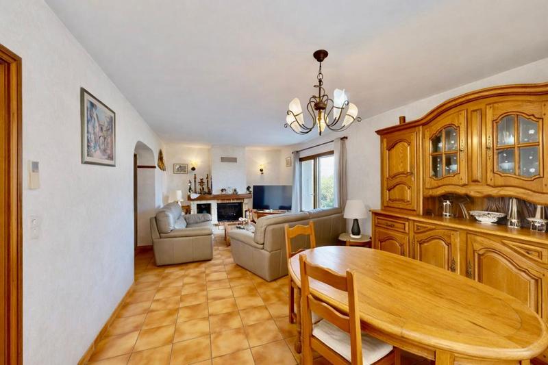 Maison - 209 m² - 6 pièces