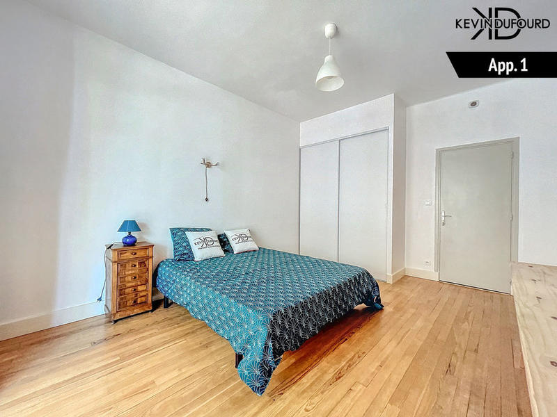 Maison - 250 m² - 11 pièces