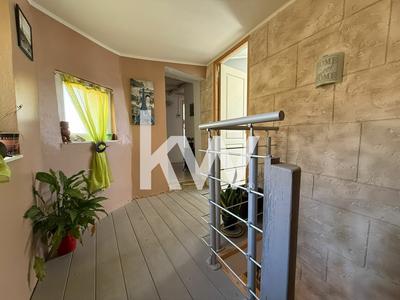 Maison - 92 m² - 5 pièces