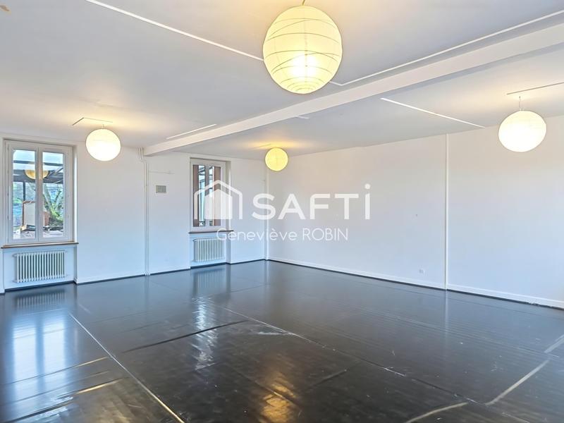 Maison - 214 m² - 7 pièces