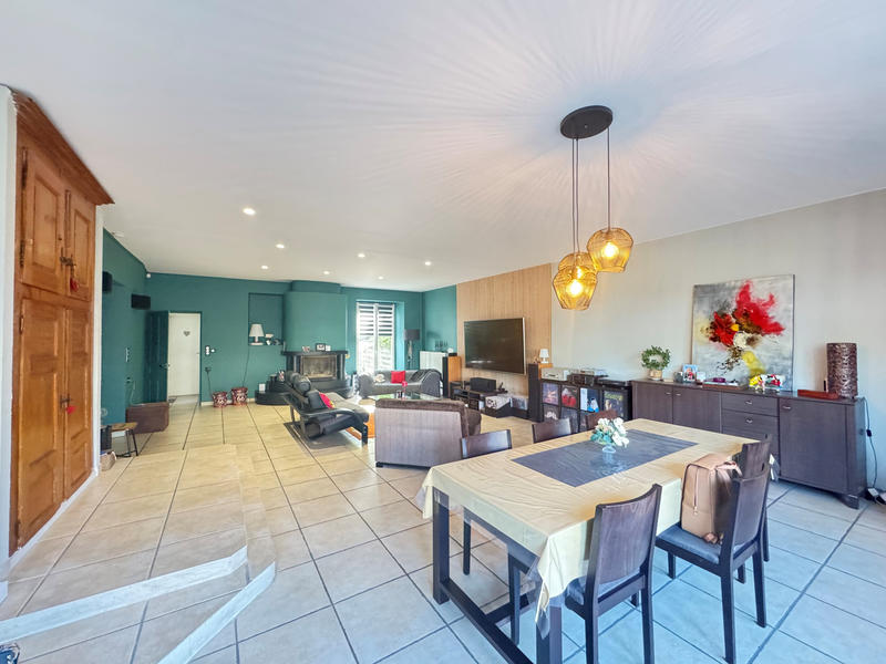 Maison - 338 m² - 8 pièces