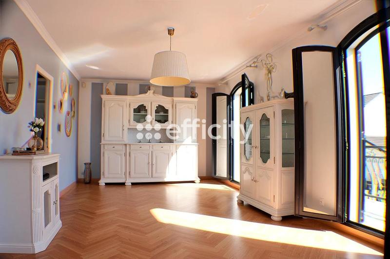 Pavillon - 120 m² - 5 pièces