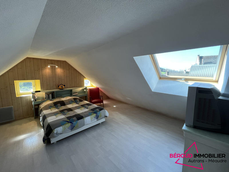 Appartement - 97 m² - 6 pièces