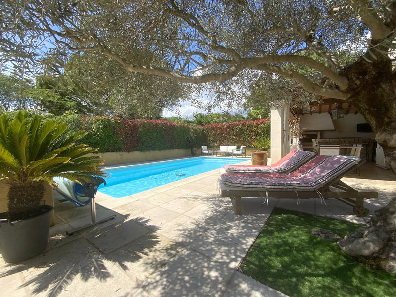 Maison - 210 m² - 6 pièces