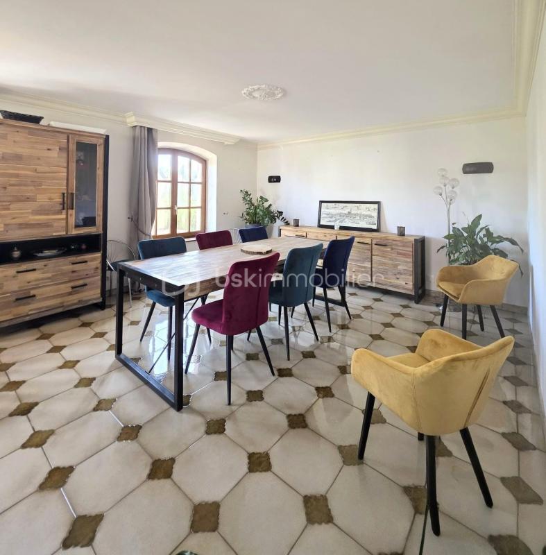 Villa - 215 m² - 5 pièces