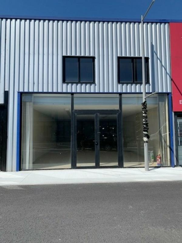 Local commercial - 240 m²