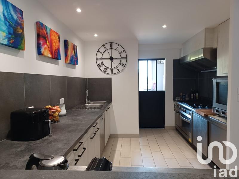 Maison - 260 m² - 11 pièces