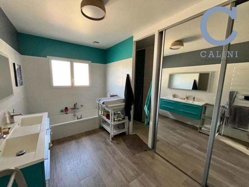 Villa - 170 m² - 5 pièces