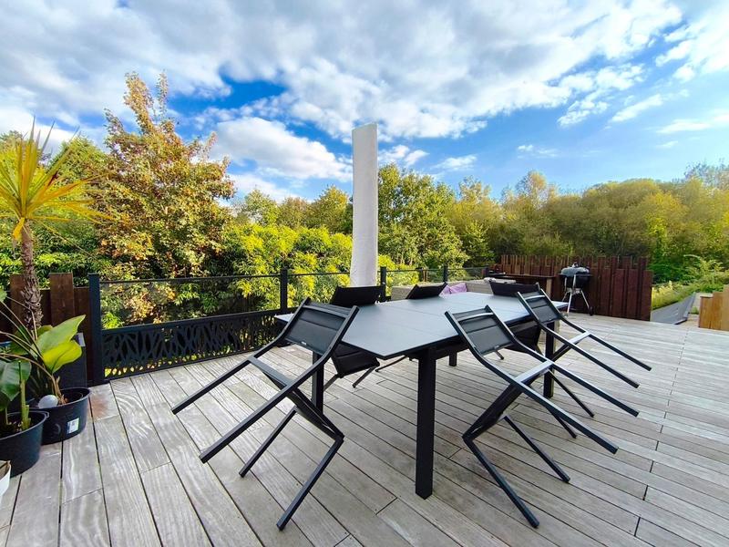 Villa - 280 m² - 10 pièces