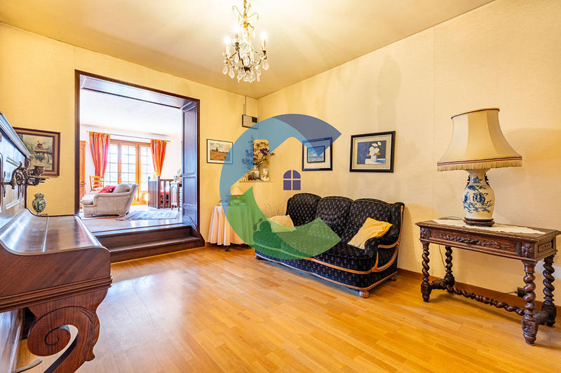 Maison - 195 m² - 7 pièces