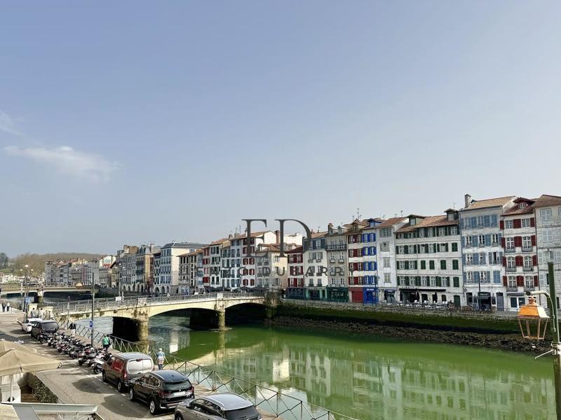 Appartement - 97 m² - 4 pièces