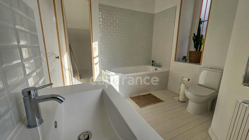 Maison de maîtres - 225 m² - 10 pièces