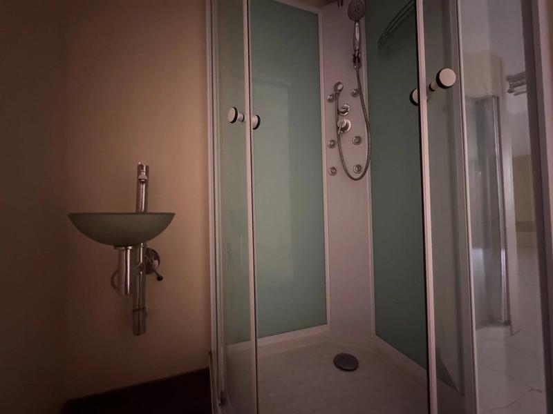 Magasins - 96 m² - 3 pièces