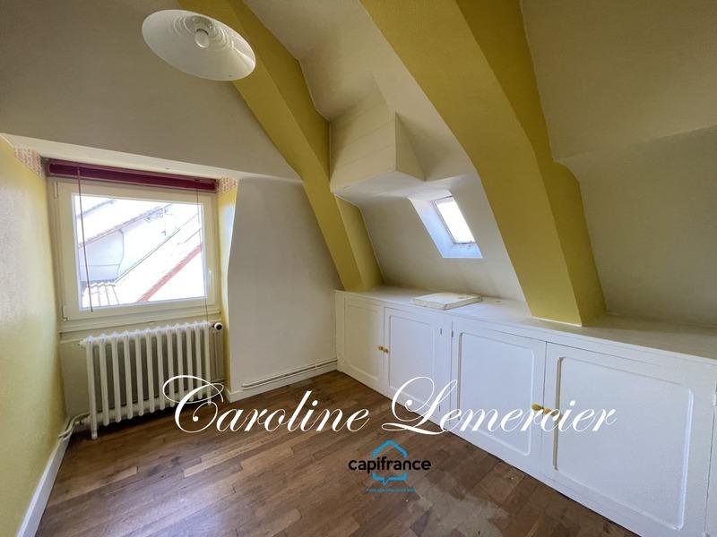 Maison - 245 m² - 8 pièces