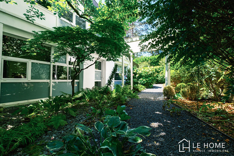 Maison - 260 m² - 7 pièces