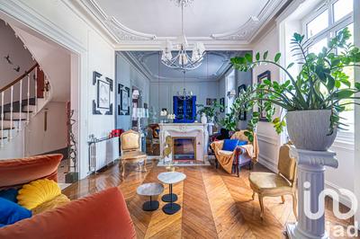 Maison de ville - 330 m² - 11 pièces