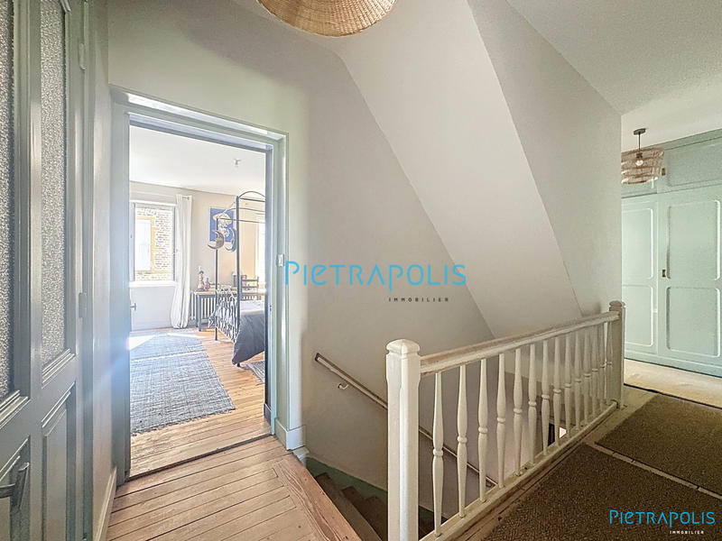 Maison - 198 m² - 7 pièces