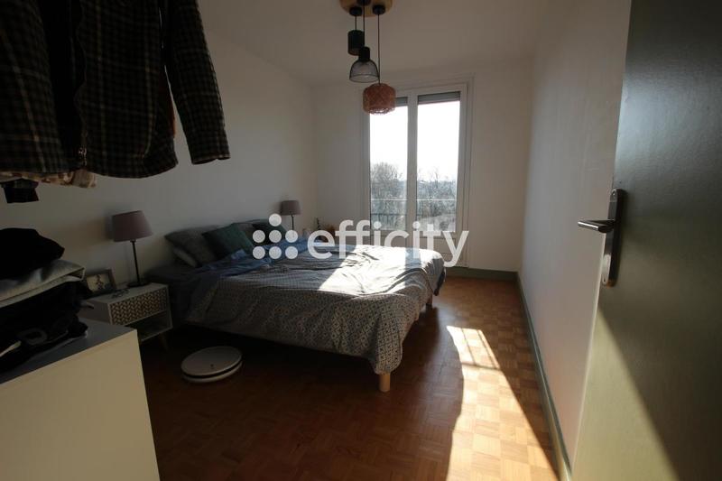 Appartement - 93 m² - 5 pièces