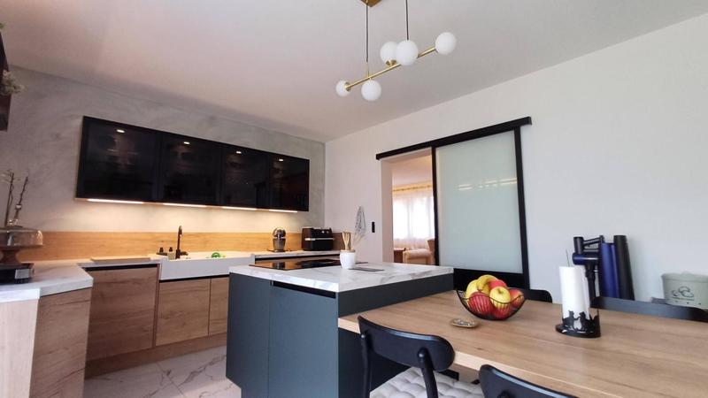 Maison - 195 m² - 7 pièces