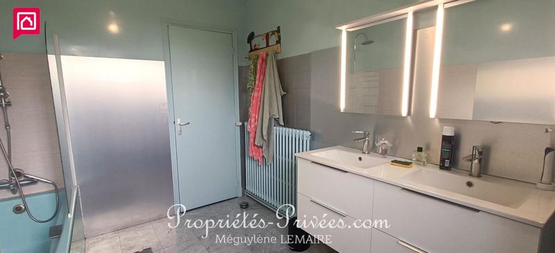 Maison - 416 m² - 10 pièces