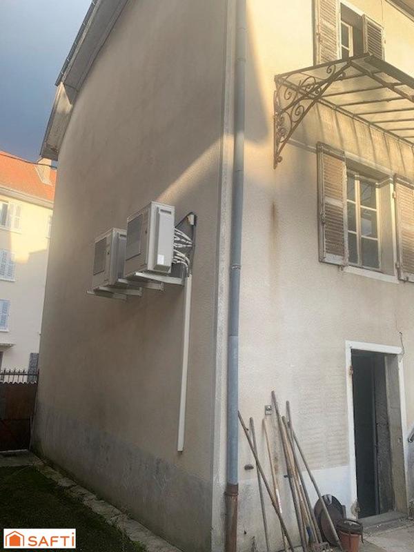 Maison - 270 m² - 15 pièces