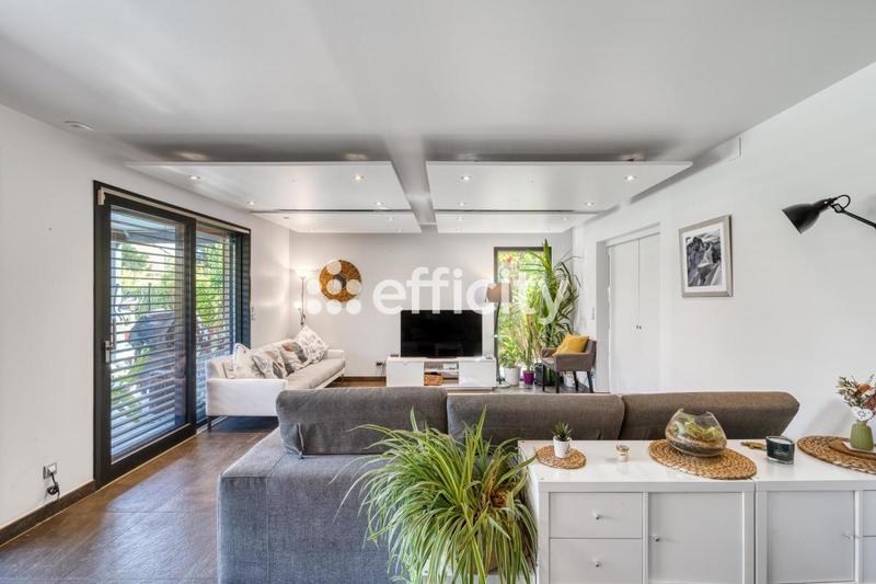 Maison - 197 m² - 6 pièces