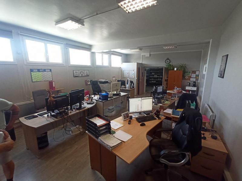 Local commercial - 1 500 m²