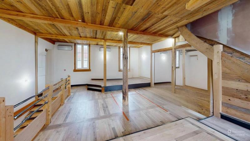 Local commercial - 100 m² - 5 pièces