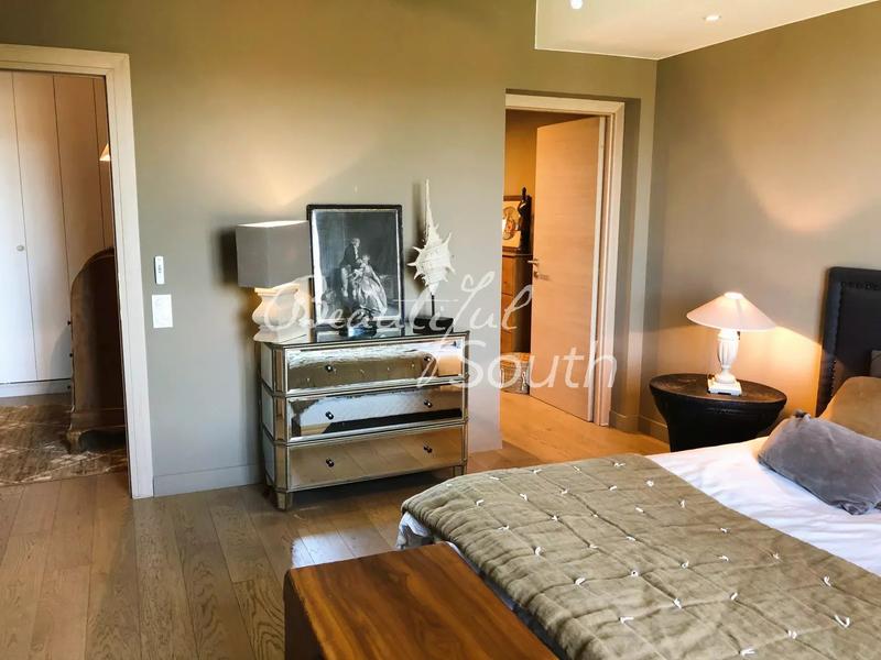 Maison - 200 m² - 6 pièces