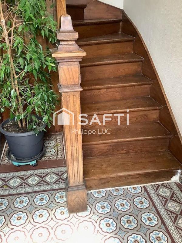 Maison - 212 m² - 12 pièces