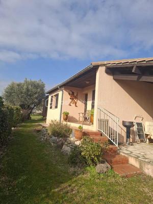 Maison traditionnelle - 1 260 m² - 6 pièces