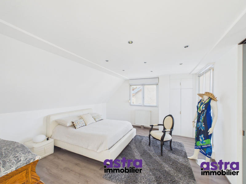 Maison - 137 m² - 5 pièces