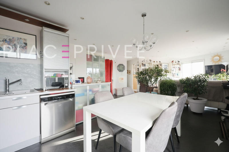 Appartement - 81 m² - 3 pièces