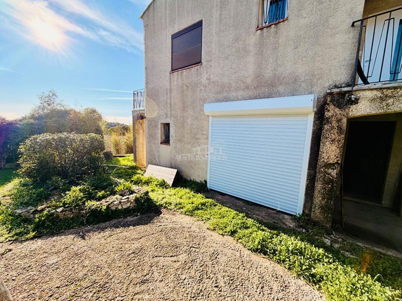 Maison - 260 m² - 5 pièces