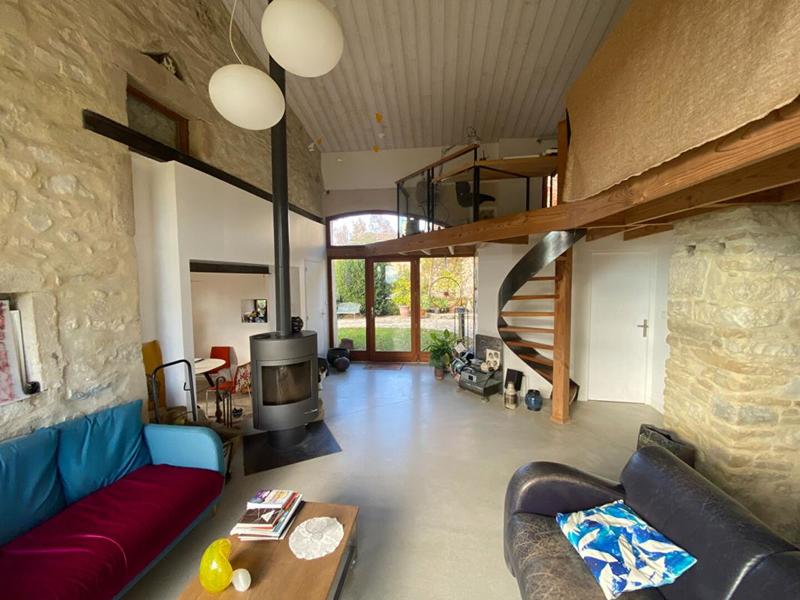 Maison - 330 m² - 11 pièces