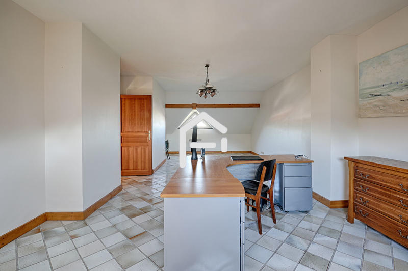 Maison - 450 m² - 10 pièces