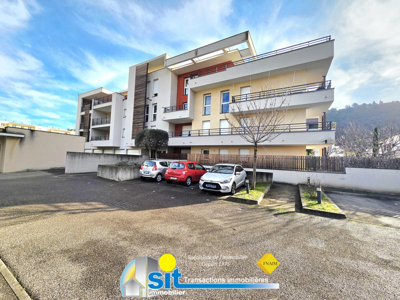 Appartement - 80 m² - 3 pièces