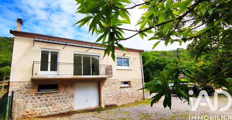 Maison - 100 m² - 9 pièces