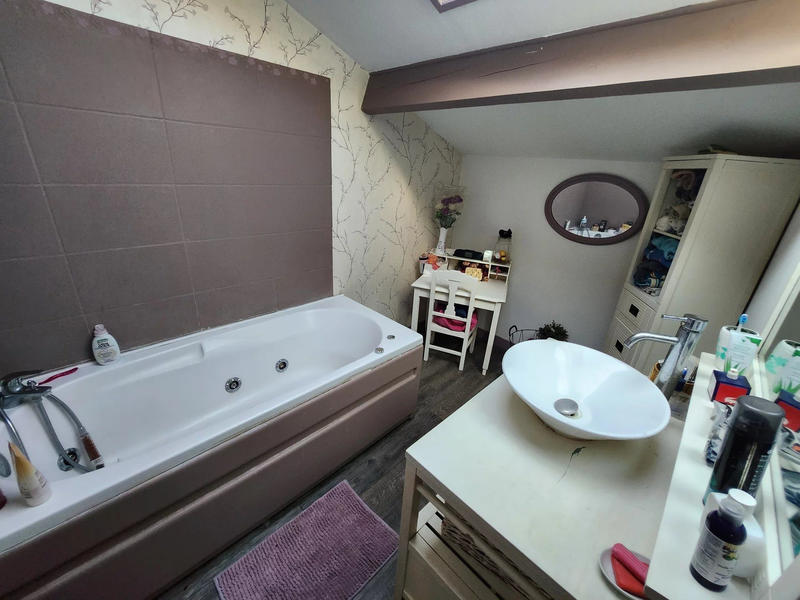 Maison - 230 m² - 7 pièces