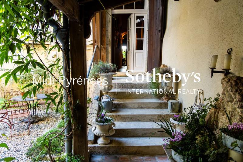 Hôtel particulier - 320 m² - 10 pièces