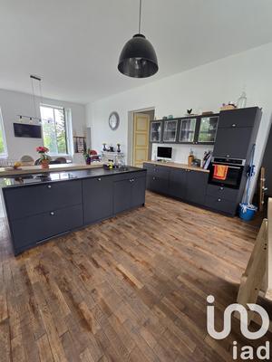 Maison - 368 m² - 14 pièces